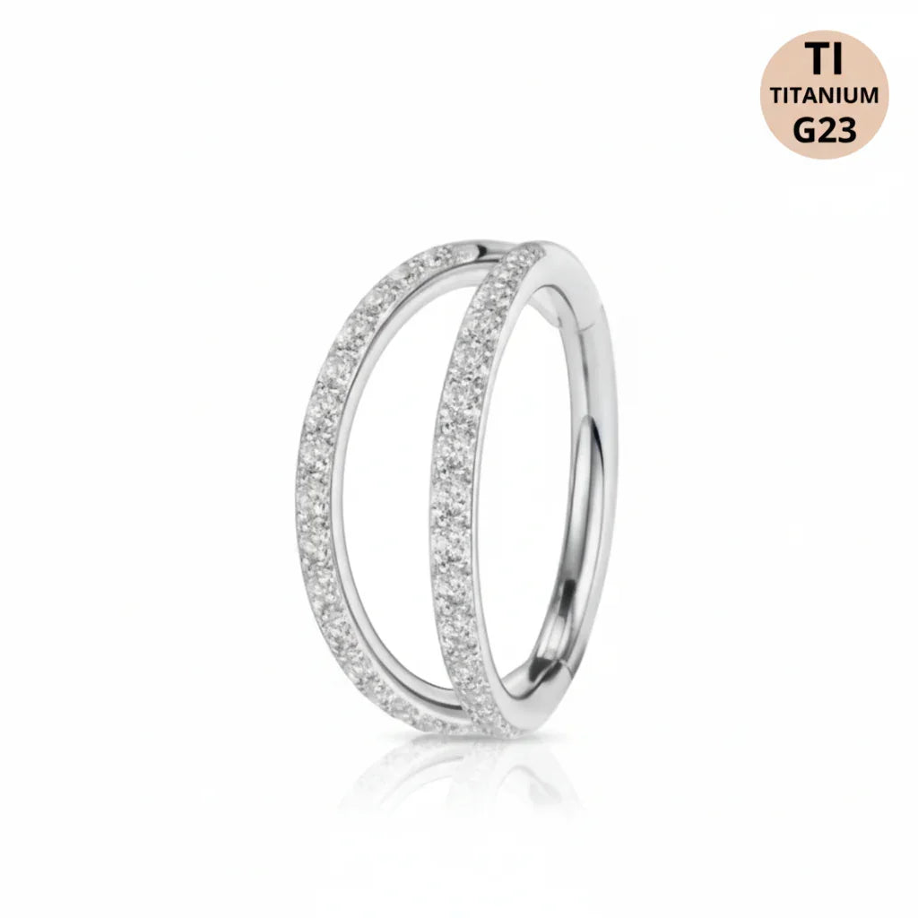 Cerchio a clicker in Titanio G23 con design a due barre con brillanti