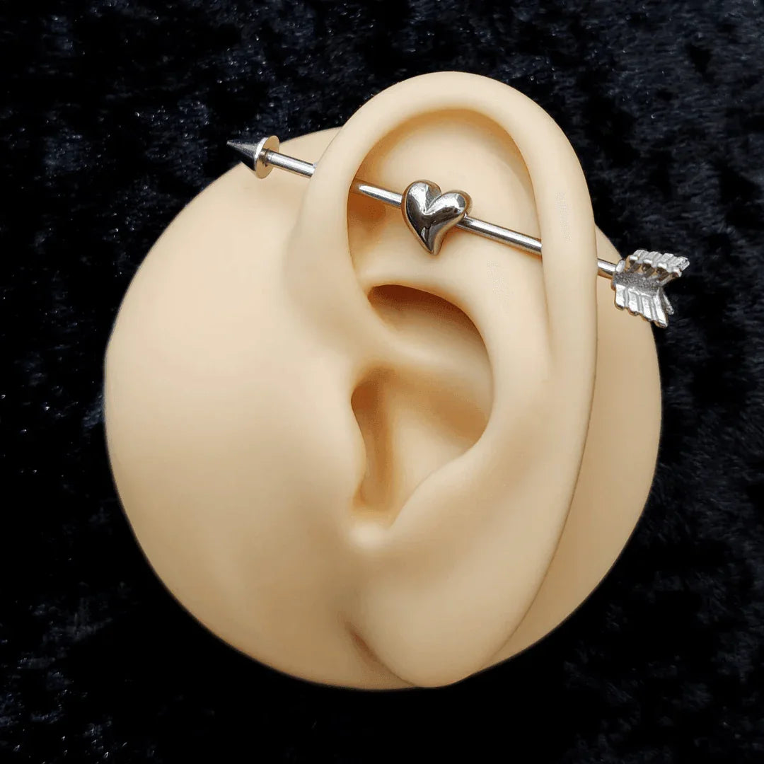 Piercing Industrial con cuore centrale - GIOYAL PIERCING STORE