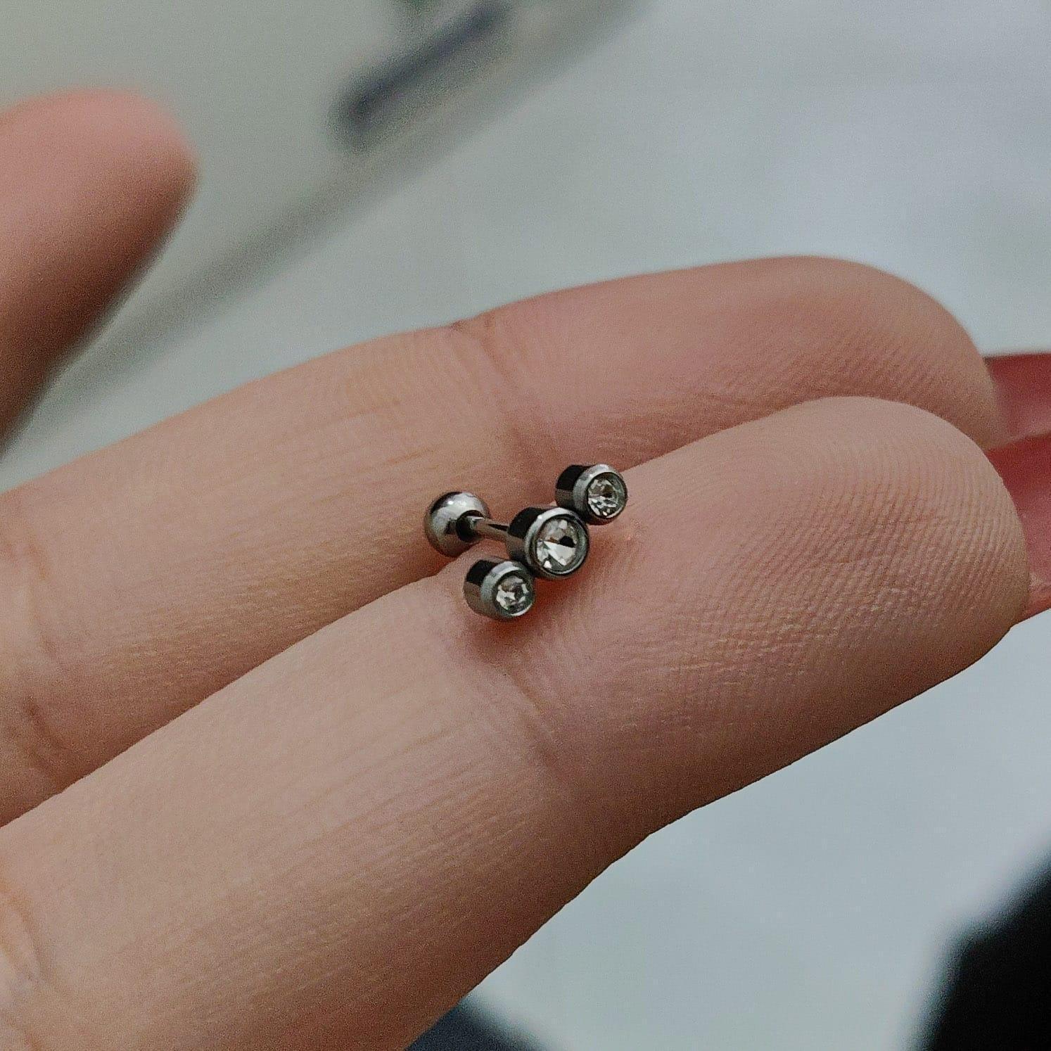 Piercing helix tris di brillanti - GIOYAL PIERCING STORE