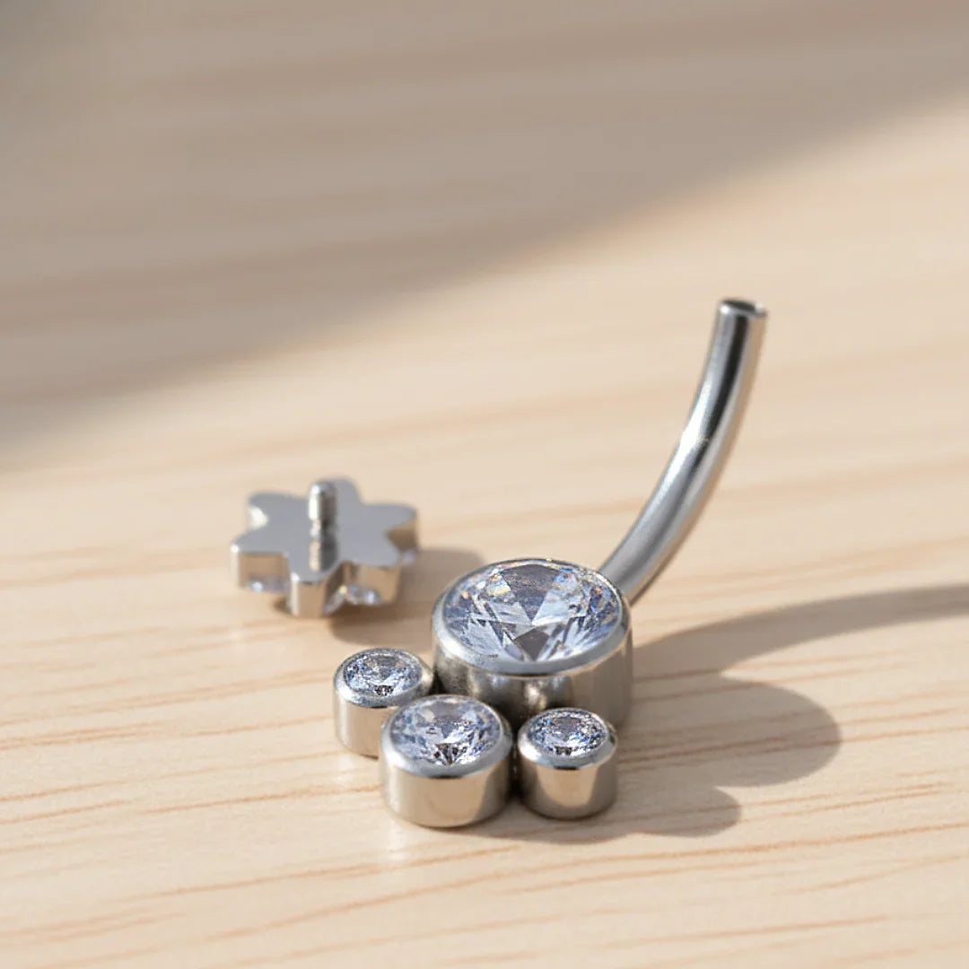 Piercing Ombelico in Titanio G23 con Brillanti e Fiore