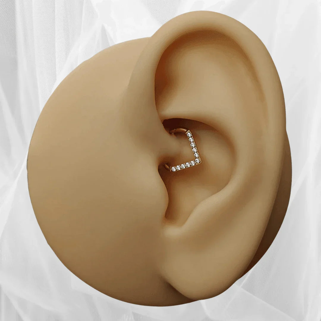 Anello a clicker con design a V - GIOYAL PIERCING STORE