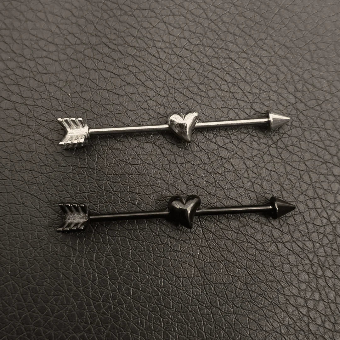 Piercing Industrial con cuore centrale - GIOYAL PIERCING STORE