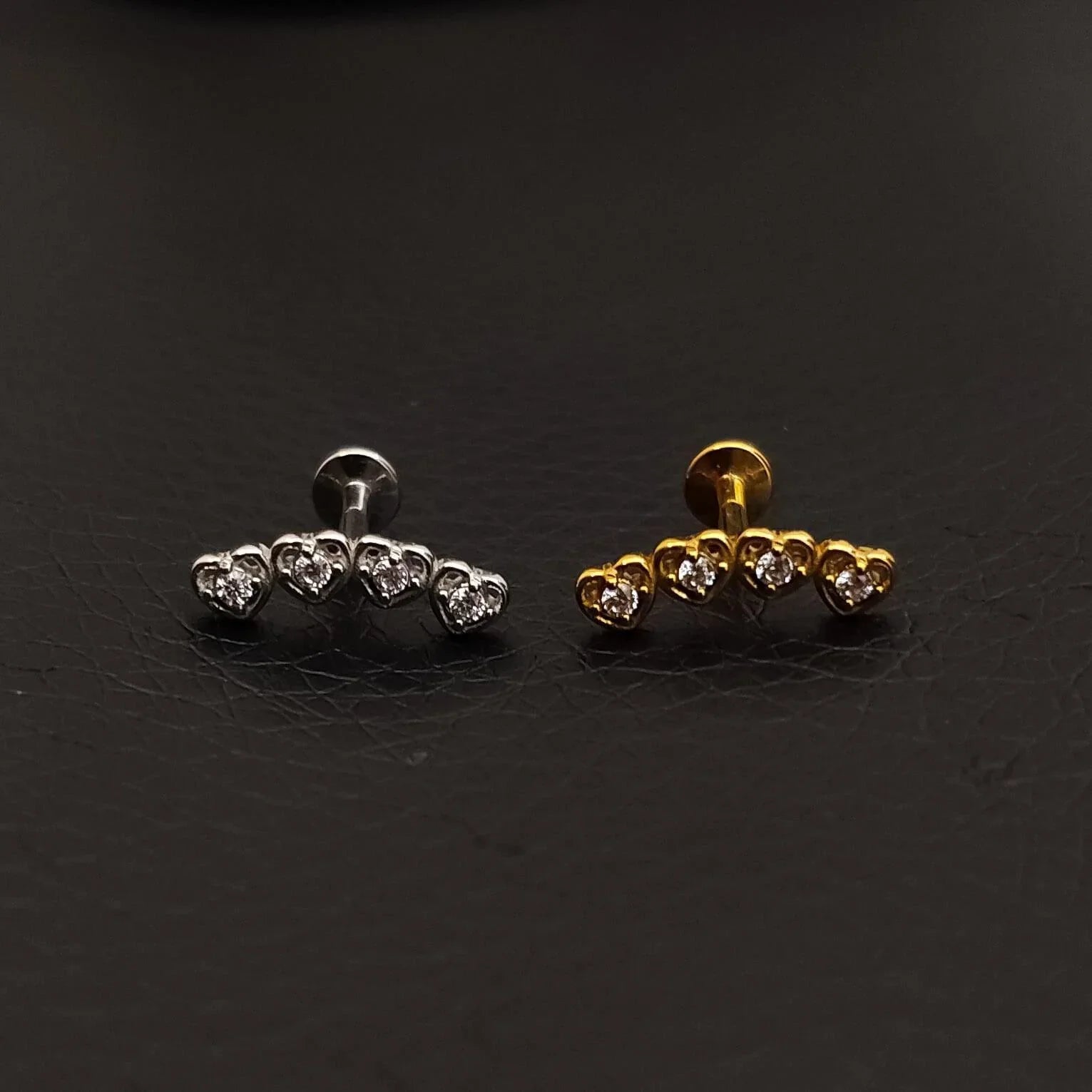 Piercing labret con 4 cuoricini - GIOYAL PIERCING STORE