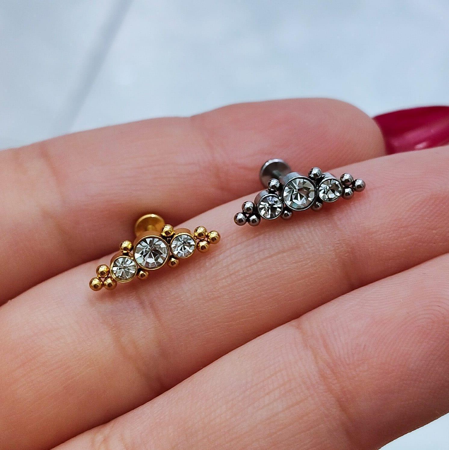 Piercing labret con brillanti e sfere - GIOYAL PIERCING STORE