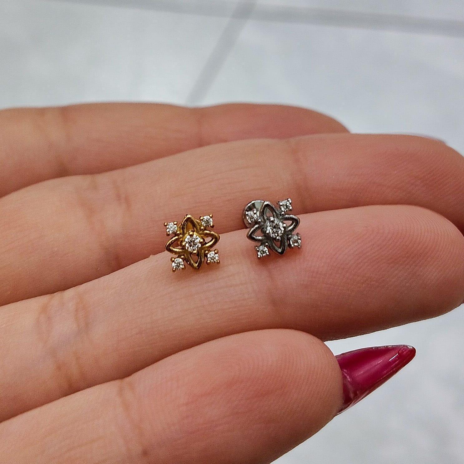 Piercing labret con design 5 brillanti - GIOYAL PIERCING STORE
