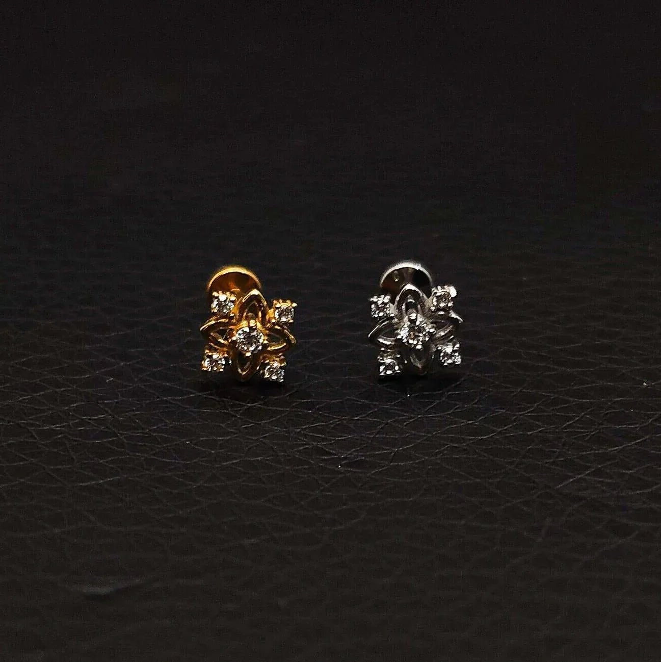 Piercing labret con design 5 brillanti - GIOYAL PIERCING STORE