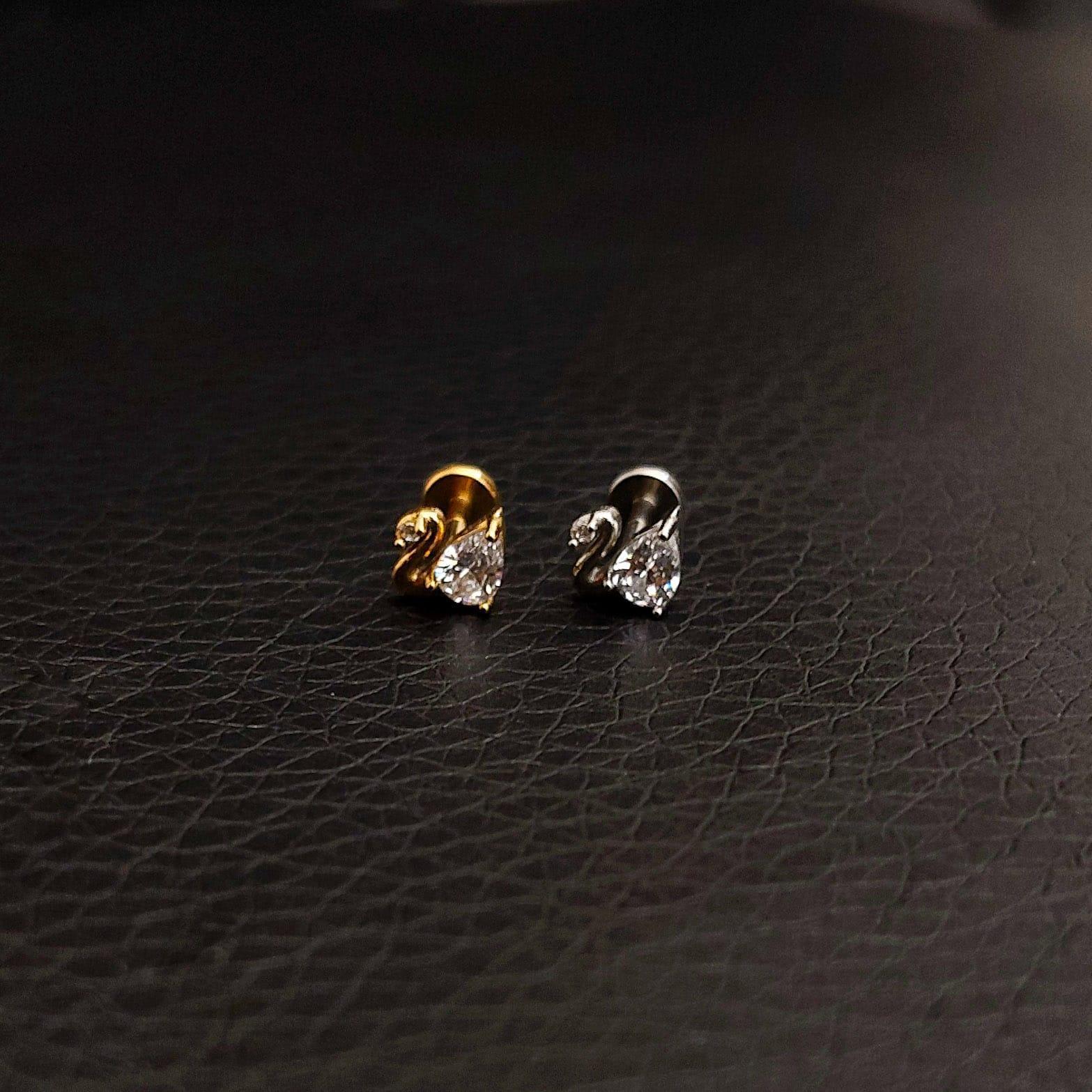 Piercing labret con design a cigno - GIOYAL PIERCING STORE