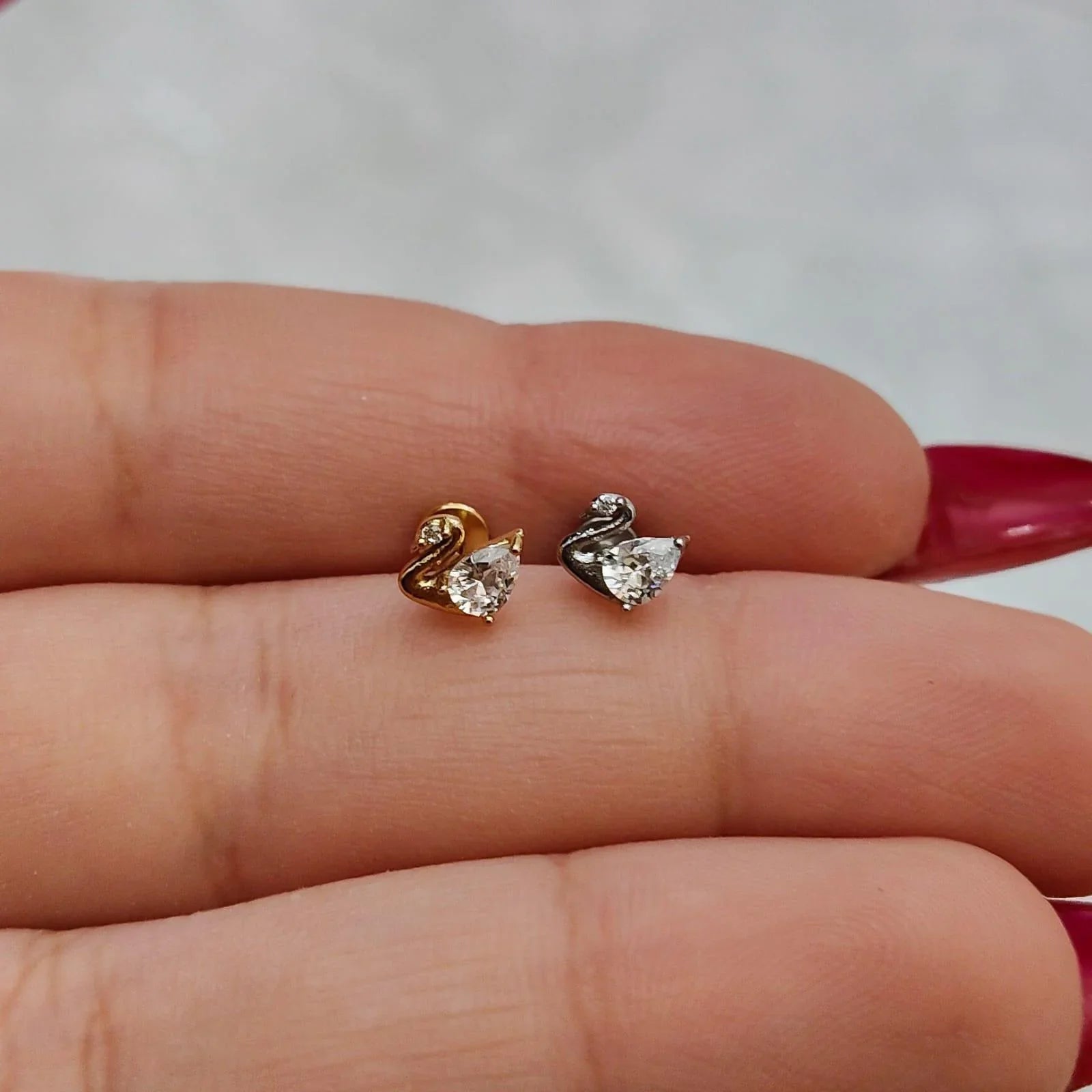 Piercing labret con design a cigno - GIOYAL PIERCING STORE