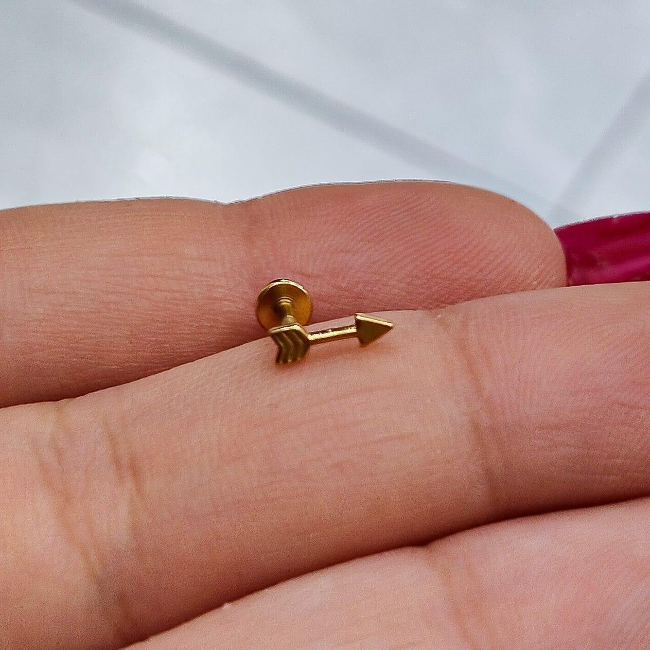 Piercing labret con freccia - GIOYAL PIERCING STORE