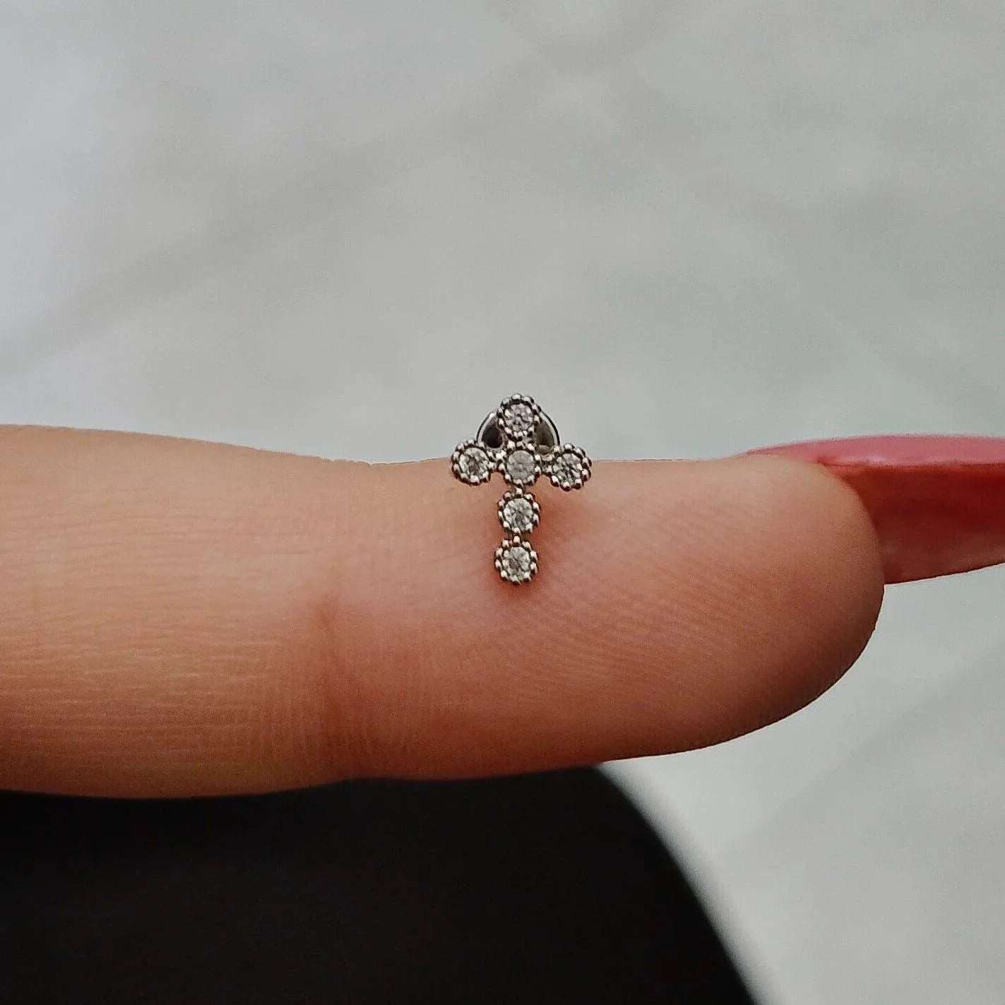 Piercing labret croce con brillanti - GIOYAL PIERCING STORE