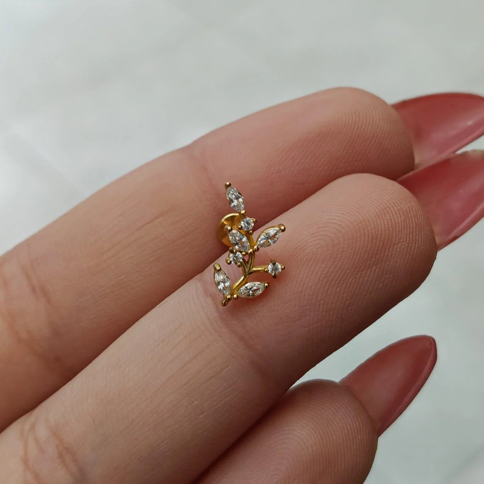 Piercing labret design con foglioline - GIOYAL PIERCING STORE