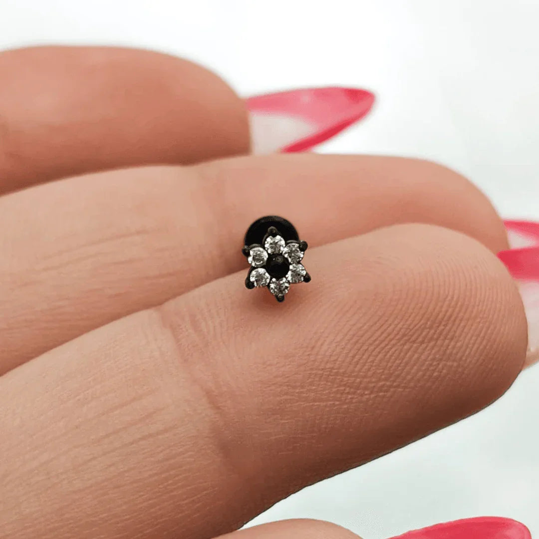 Piercing labret fiore - GIOYAL PIERCING STORE