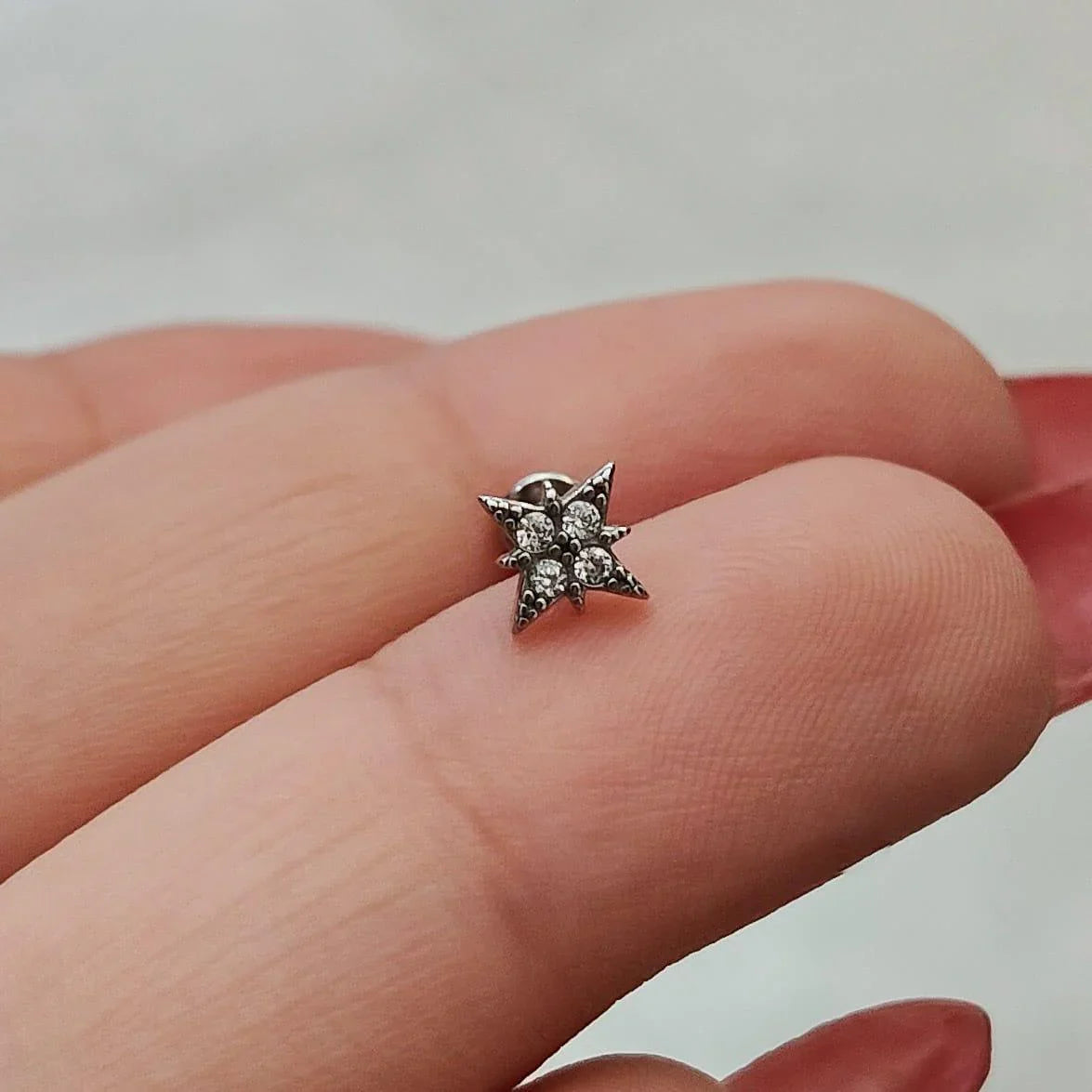 Piercing labret rosa dei venti - GIOYAL PIERCING STORE