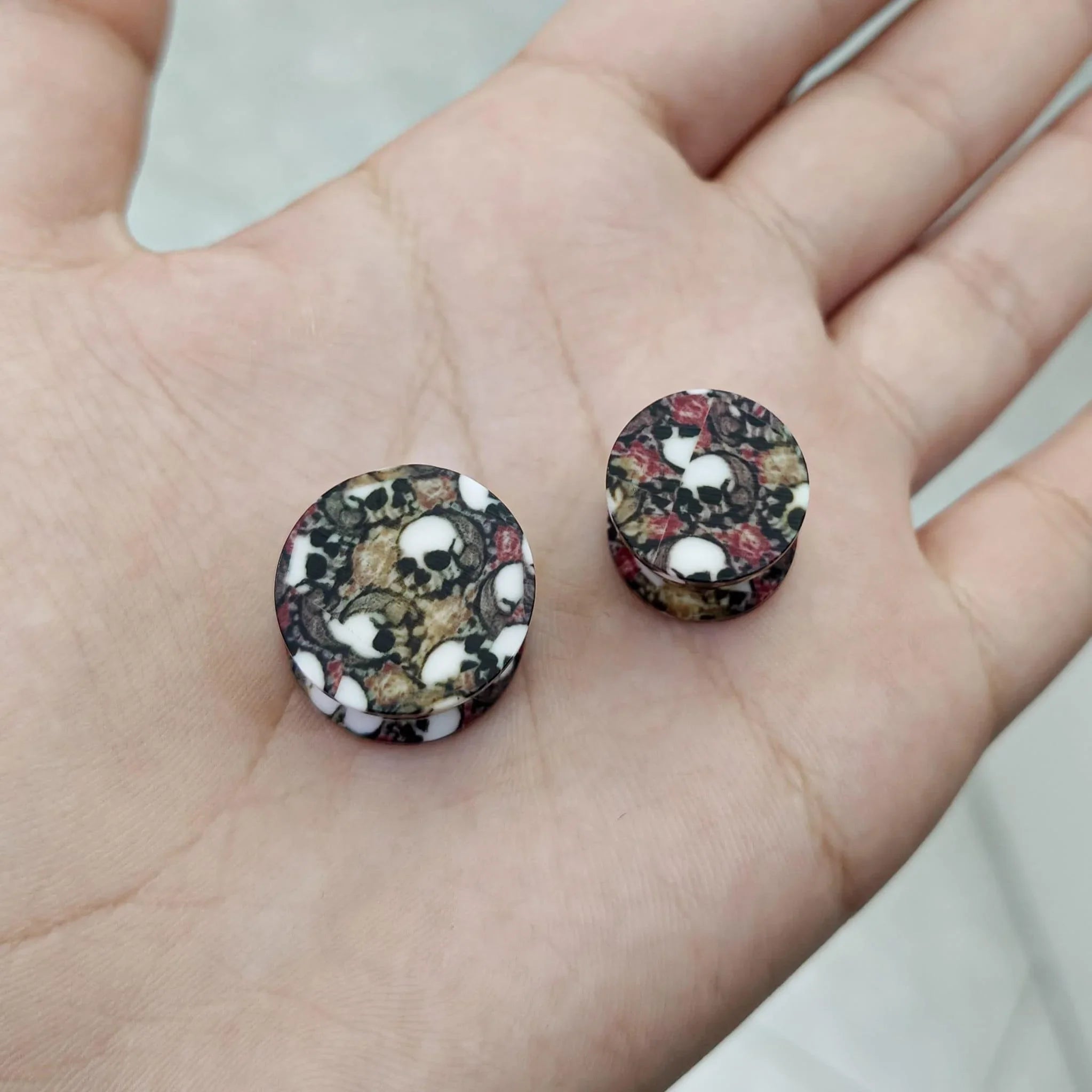 Plug in acrilico con teschi - GIOYAL PIERCING STORE