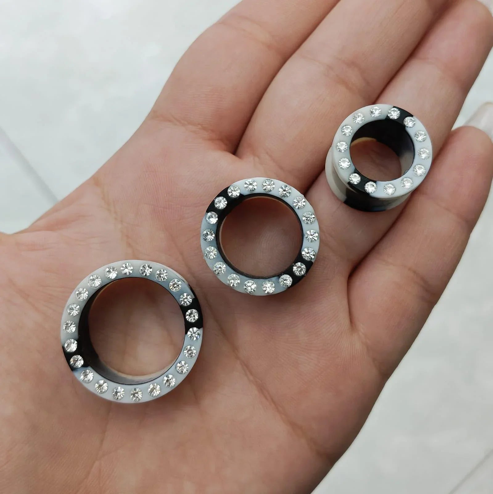 Tunnel in Silicone con brillanti esterni - GIOYAL PIERCING STORE