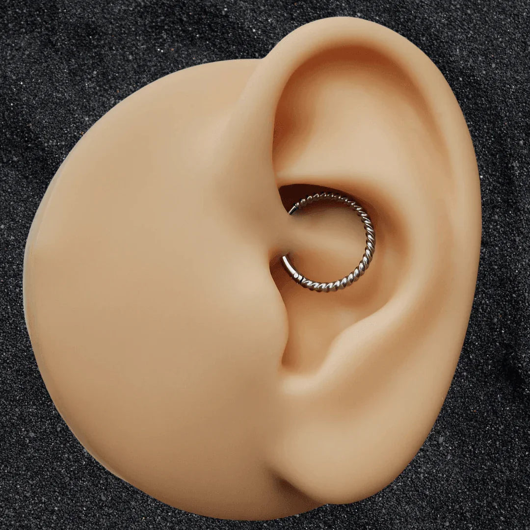Anello a clicker con design intrecciato - GIOYAL PIERCING STORE