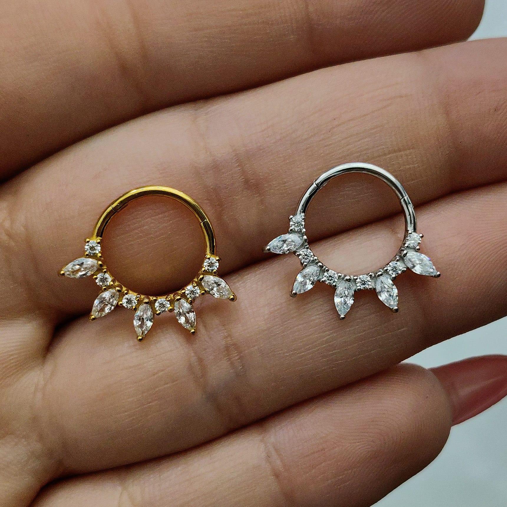 Anello a clicker con 5 brillanti a goccia - GIOYAL PIERCING STORE